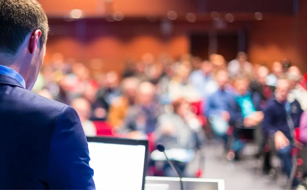 Dlaczego konferencja w górach jest szczególna i zapada w pamięć