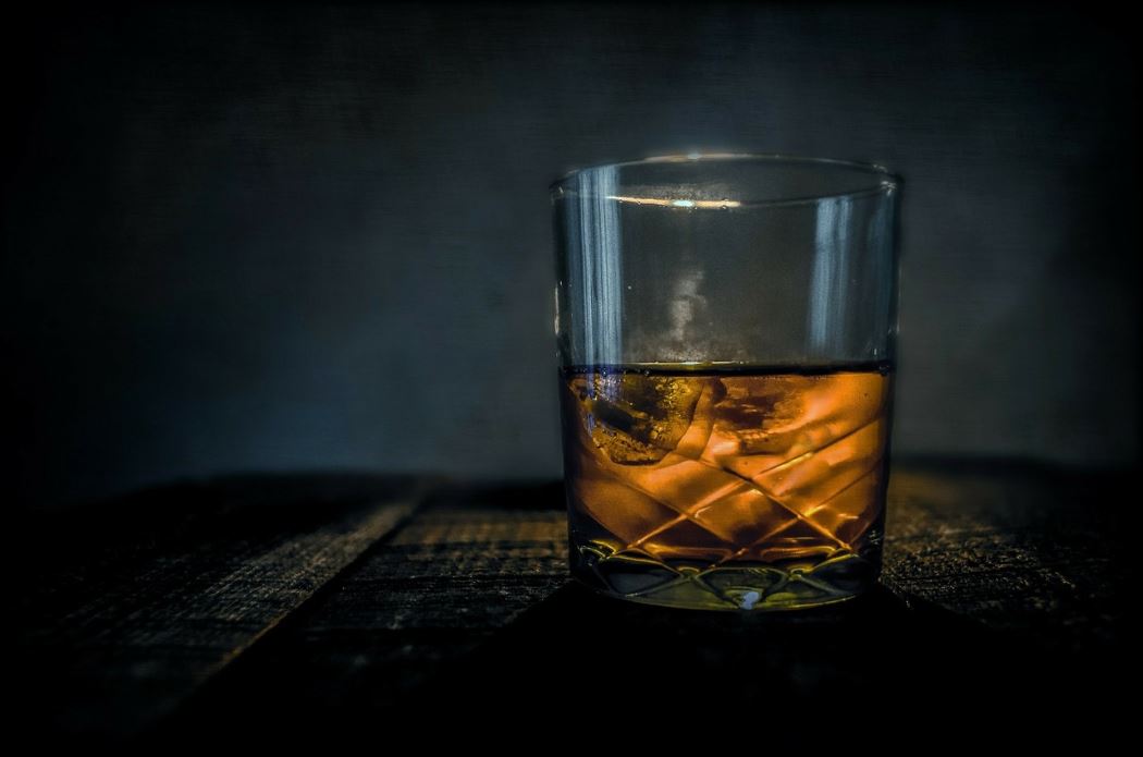 Z czego produkuje się whisky?