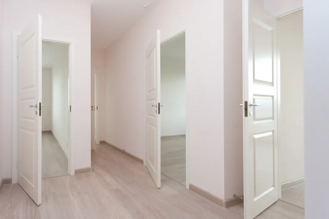 Design to nie wszystko  montaż drzwi wewnętrznych kluczową kwestią w późniejszej eksploatacji