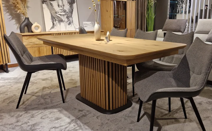 Obraz do artykułu: Ekskluzywne stoły do jadalni – jak połączyć nowoczesny design z trwałością i funkcją?