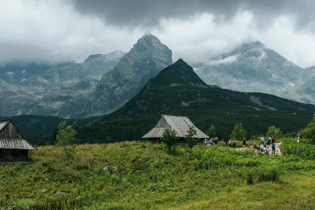 Tatry jesienią – odkryj magię górskich szlaków w złotych barwach