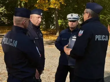 Wiatr przewrócił autokar w Częstochowie. To były ćwiczenia służb