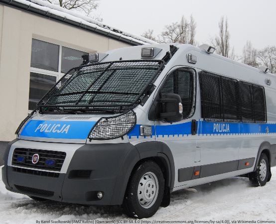 Policja Częstochowa: Policjanci pomogli rodzinie z dzieckiem bezpiecznie dotrzeć do szpitala