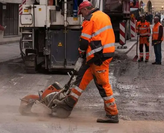 Nowy odcinek ulicy Poleskiej na Parkitce otwarty - zmiana w ruchu i bezpieczeństwie dzielnicy