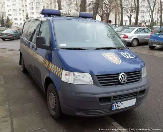 Straż Miejska przypomina - posprzątaj po psie, to wykroczenie