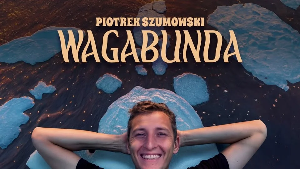 Obrazek przedstawia grafikę promocyjną wydarzenia Stand-up Piotra Szumowskiego w Częstochowie – solowy występ komediowy