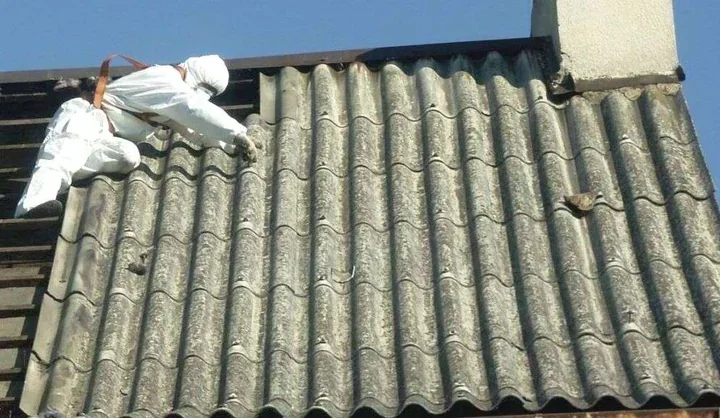 Częstochowa dopłaci do azbestu, pieców i paneli, ale czas ucieka