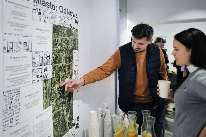 Młodzi projektanci tworzą wizje Starego Miasta – warsztaty w Galerii Jurajskiej