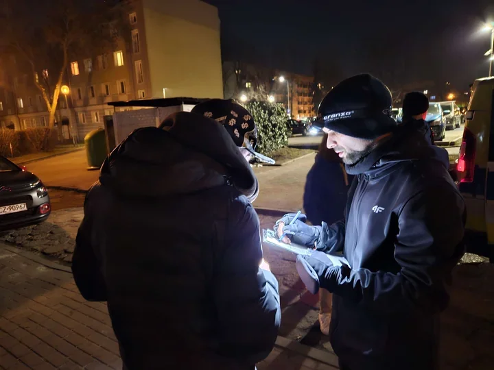 W terenie liczyli bezdomnych – Częstochowa bada skalę kryzysu i niesie pomoc od ręki