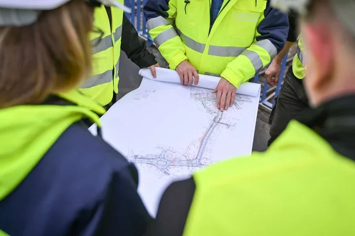 Na połączeniu 1 Maja z Krakowską wykonawca poprawi świeżą nawierzchnię na własny koszt