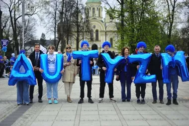 Niebieski marsz w Częstochowie. Miasto mówiło o codzienności autyzmu