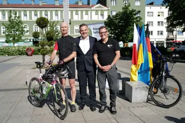 Przystanek w Częstochowie na trasie 1400 kilometrów po pomoc dla Ukrainy