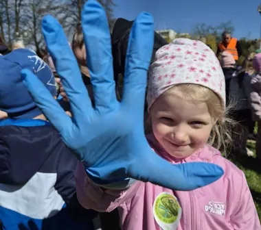 W Częstochowie śmieci zeszły z pierwszego planu. Została trawa i uporządkowana Warta