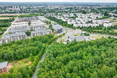 W Częstochowie średnie stawki w ofertach wzrosły o 8 proc., ale tylko co trzecia podaje pensję