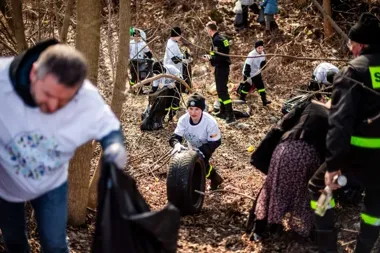 Mieszkańcy posprzątali Stradomkę – ponad **4,5 tony** śmieci zebrane podczas inauguracyjnej akcji