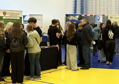 Pierwszy poważny wybór wybrzmiał mocniej niż szkolne targi