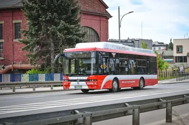 Przystanek Srebrna-Rondo 02 zamknięty. Autobusy linii 26 pojadą dalej