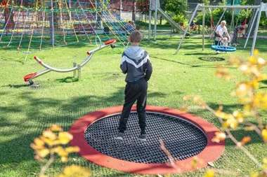 Skwer na Błesznie już działa. Powstał plac zabaw, jesienią dojdzie nowa zieleń