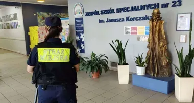 Patrole w częstochowskich szkołach. Służby sprawdzają plotki o „challenge’u”