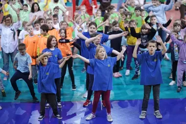 W częstochowskiej hali dzieci sprawdzały się w sporcie i zabawie bez presji