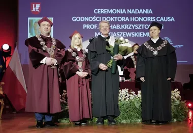 Częstochowska uczelnia świętowała awanse naukowe i uhonorowała prof. Matyjaszewskiego