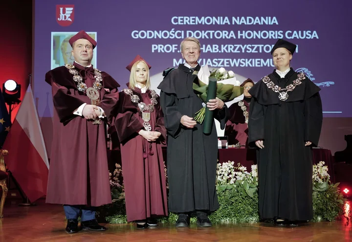 Częstochowska uczelnia świętowała awanse naukowe i uhonorowała prof. Matyjaszewskiego