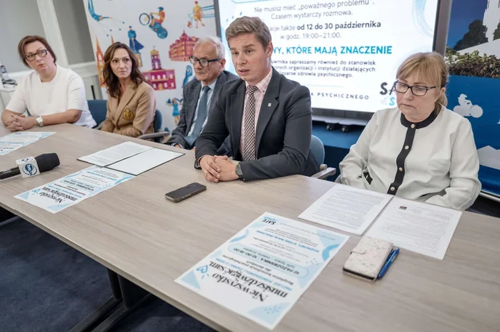 Bezpłatne konsultacje psychologiczne także dla dorosłych. Safe Space wydłuża dyżury