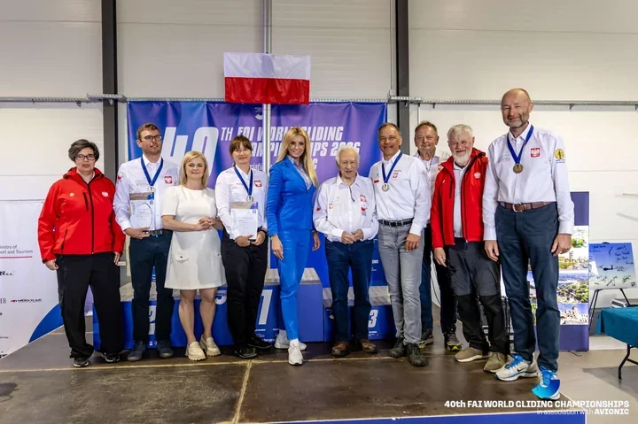 Srebro i brąz dla Polaków. Częstochowa żegna mistrzów szybowcowych