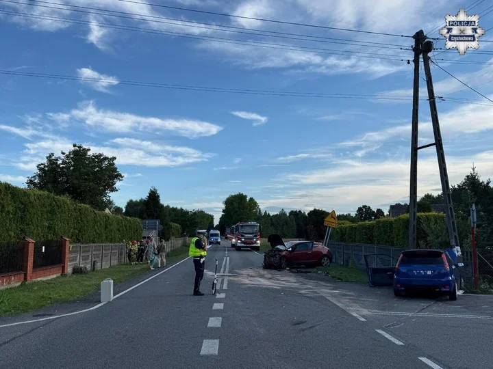 Skręcał w lewo, zderzył się z Fordem. Pięć osób trafiło do szpitala
