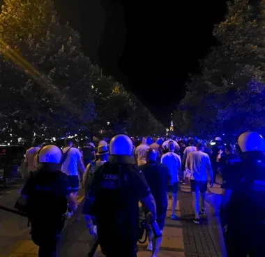 Race na meczu Rakowa. Policja szuka osób odpowiedzialnych
