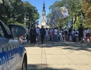 Drugi szczyt pielgrzymkowy w Częstochowie. Policja wzmacnia patrole