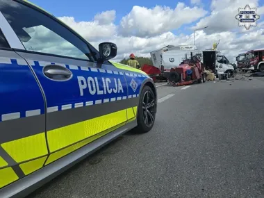 Ciężarówka wjechała w ekipę remontową na A1. Cztery osoby nie żyją
