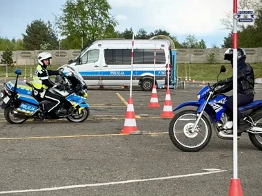 Na placu WORD w Częstochowie policjanci ćwiczyli manewry, które robią różnicę