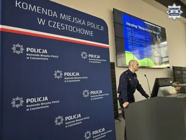 W auli policji padły ostrzeżenia o sieci, hulajnogach i przemocy