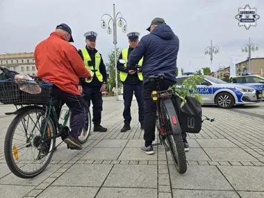 Odblaski i kaski w centrum uwagi - częstochowska drogówka ruszyła z akcją
