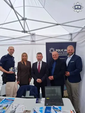 Policyjne stoisko w Częstochowie przyciągnęło głównie młodych