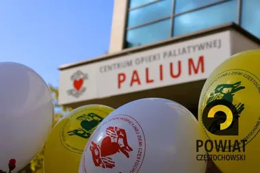 Inauguracja Pól Nadziei w Częstochowie. Żonkile zasadzono w Palium