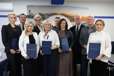 Siedmioro pedagogów z powiatu częstochowskiego otrzymało nagrody starosty
