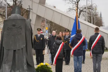 Na Placu Daszyńskiego wszystko stanęło podczas rocznicy Jana Pawła II