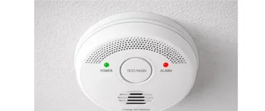 Czujki dymu i czadu trafiają do mieszkań - MSWiA chwali OSP i samorządy