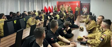 Strażacy z Częstochowy ćwiczyli pod presją czasu - w ruch poszły BSP i robot gaśniczy